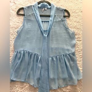 Elle light blue sheet top